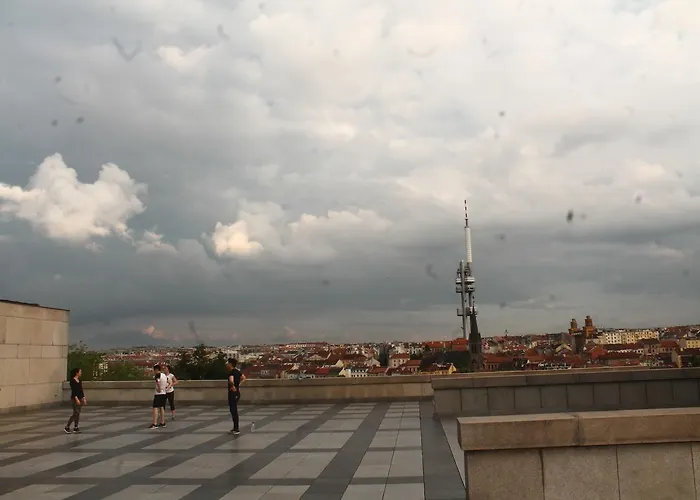 Lovely Praag